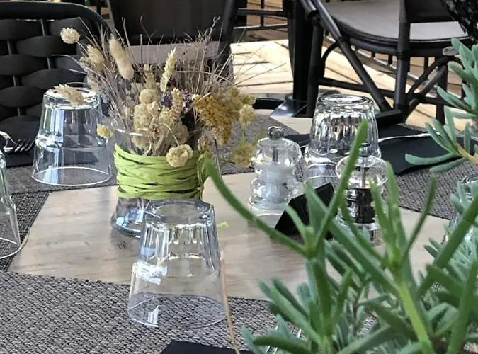 尤坎帕尼勒酒店