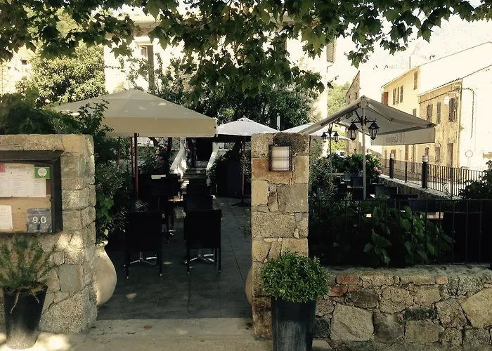 酒店 尤坎帕尼勒酒店 *