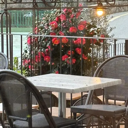 U Campanile Hotel *